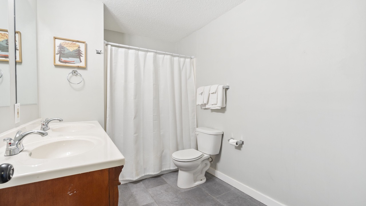Photo of Bathroom in Kimberling City