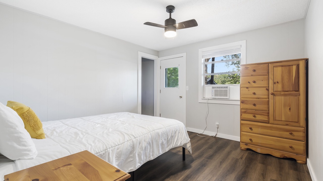 Photo of Bedroom in Kimberling City