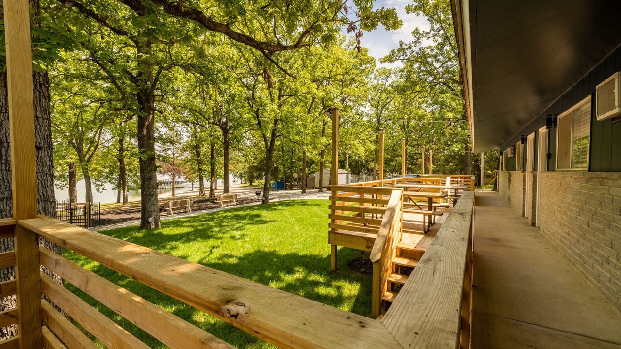 Photo of Patio Balcony in Kimberling City