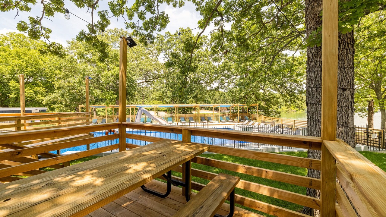 Photo of Patio Balcony in Kimberling City