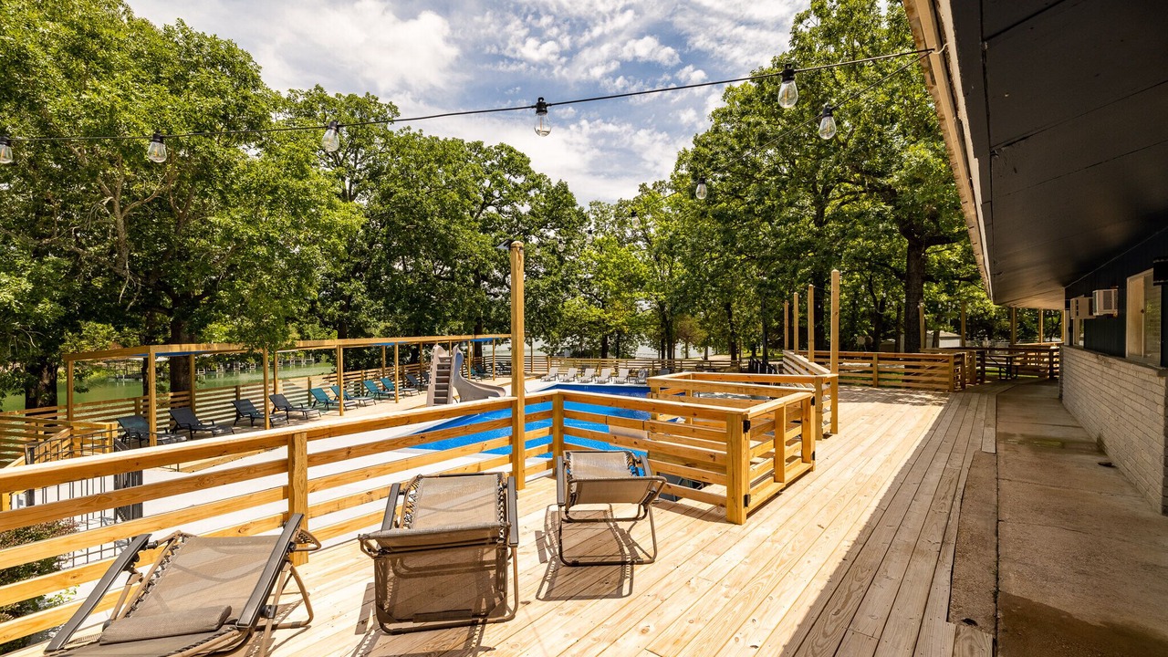 Photo of Patio Balcony in Kimberling City