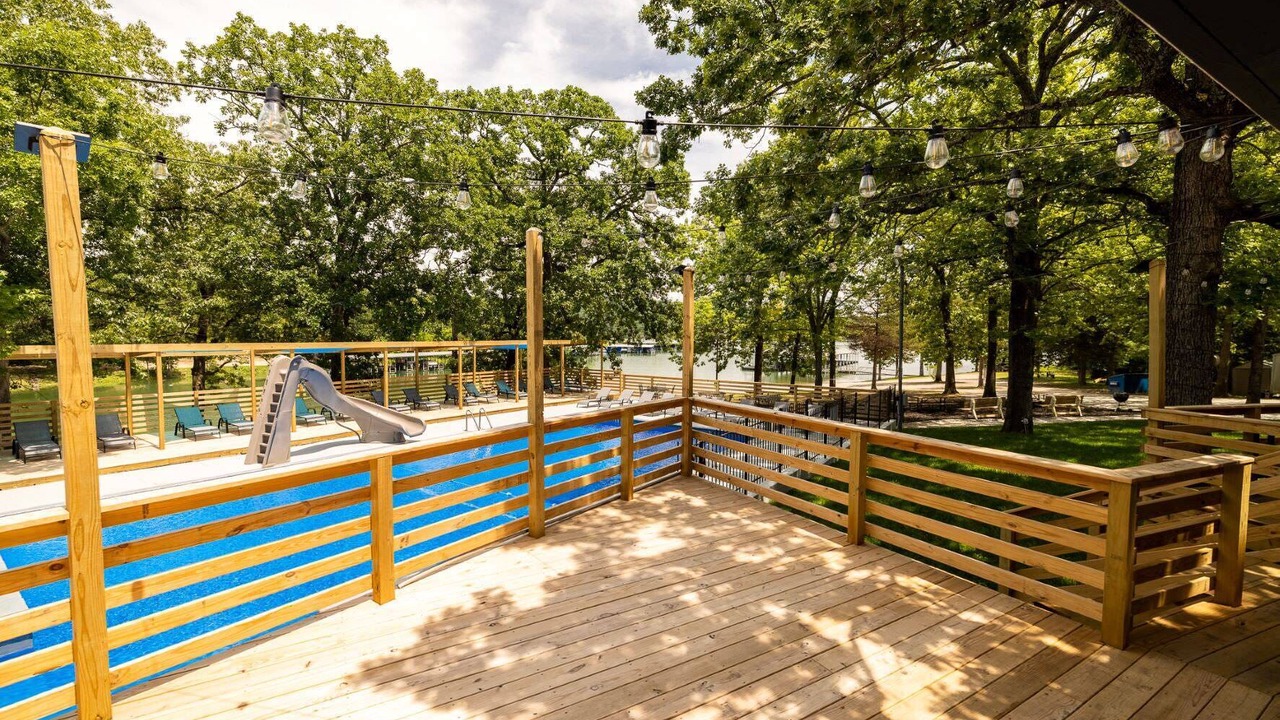 Photo of Patio Balcony in Kimberling City
