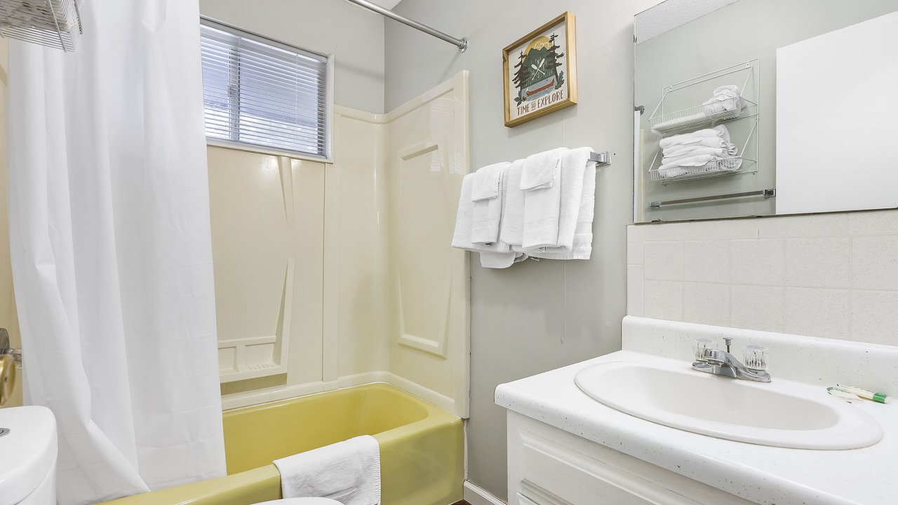 Photo of Bathroom in Kimberling City