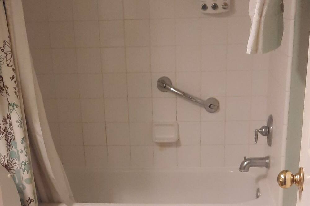 Photo of Bathroom in College Park