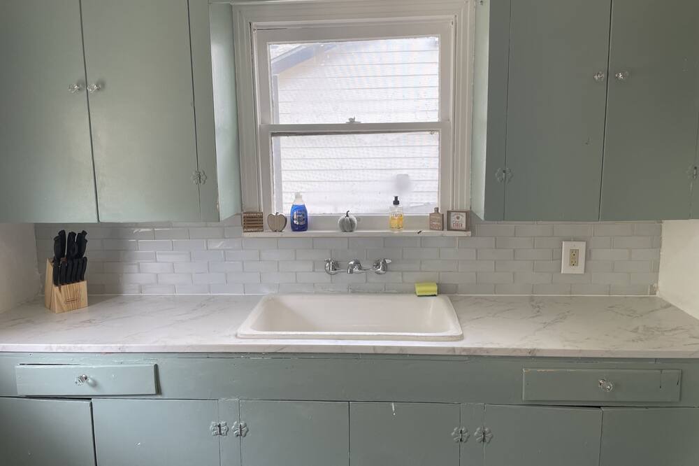 Photo of Bathroom in Northwest Los Angeles Heights