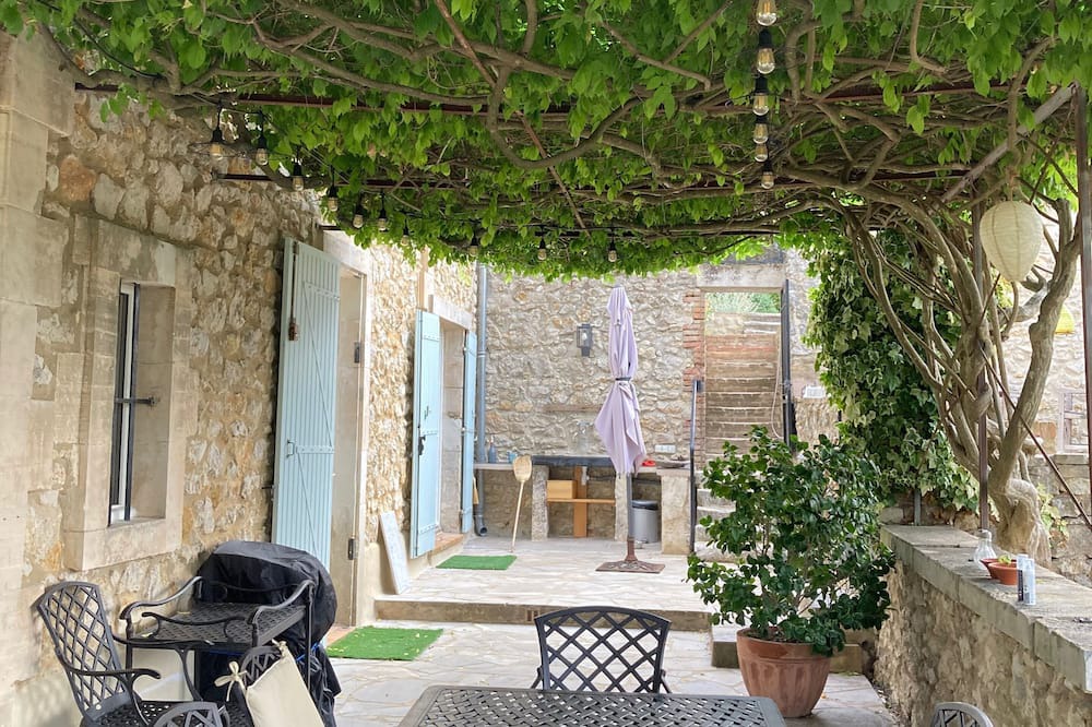Photo of Patio Balcony in Saint-Andre-de-Roquepertuis