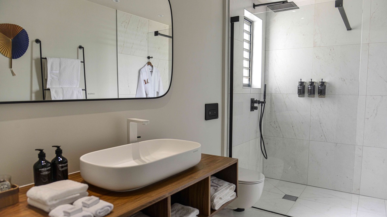 Photo of Others in Cul de Sac