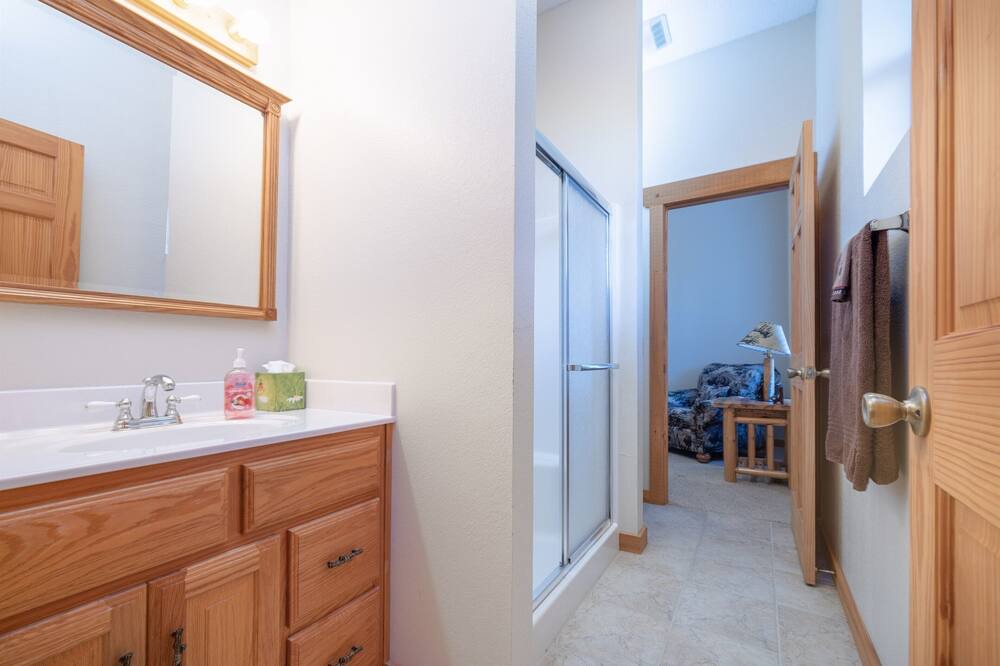 Photo of Bathroom in Falcon