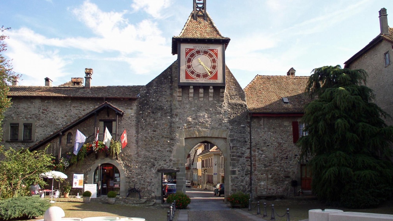 Photo of Others in Etoy