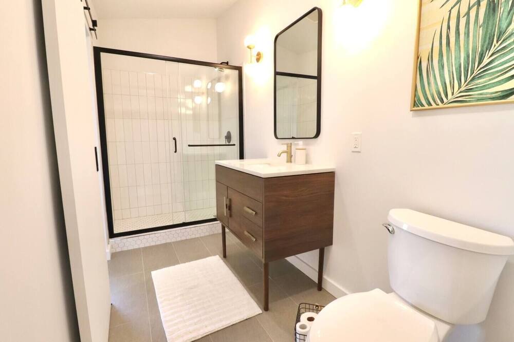 Photo of Bathroom in Merlin