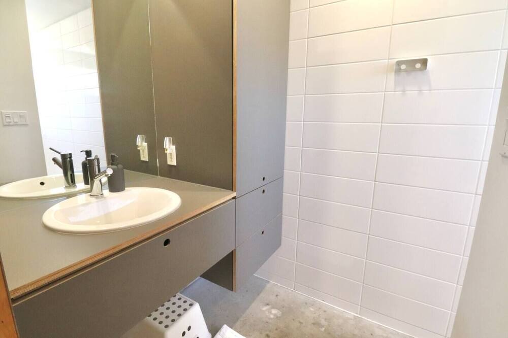 Photo of Bathroom in Merlin