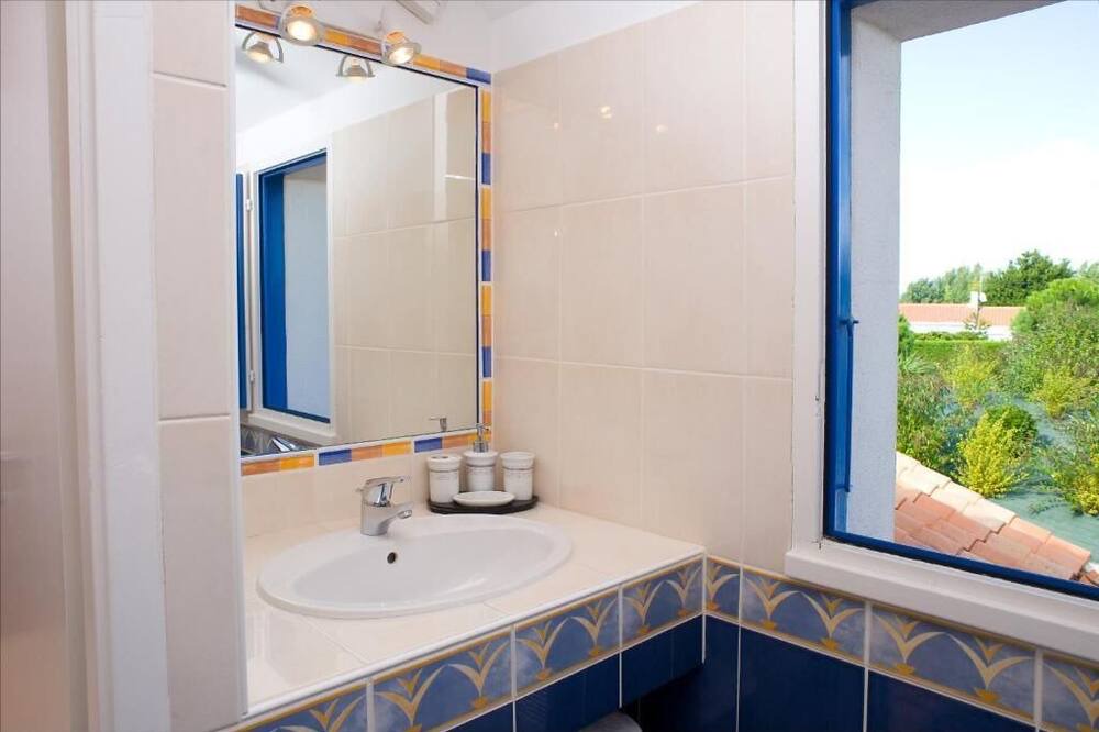 Photo of Bathroom in Saint-Jean-de-Monts