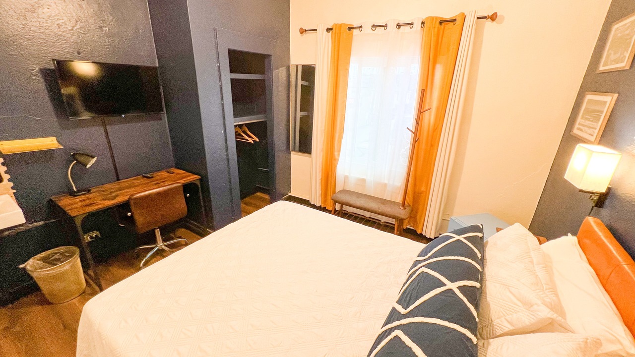 Photo of Bedroom in Mission Beach