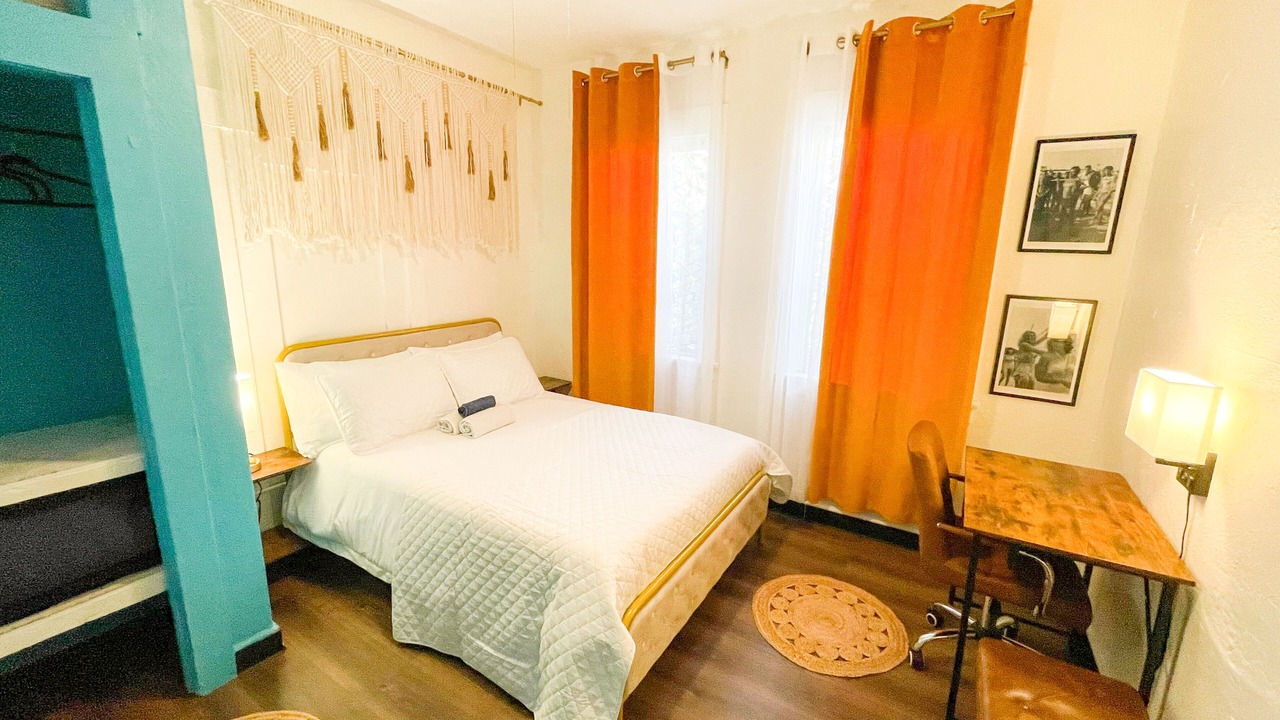 Photo of Bedroom in Mission Beach