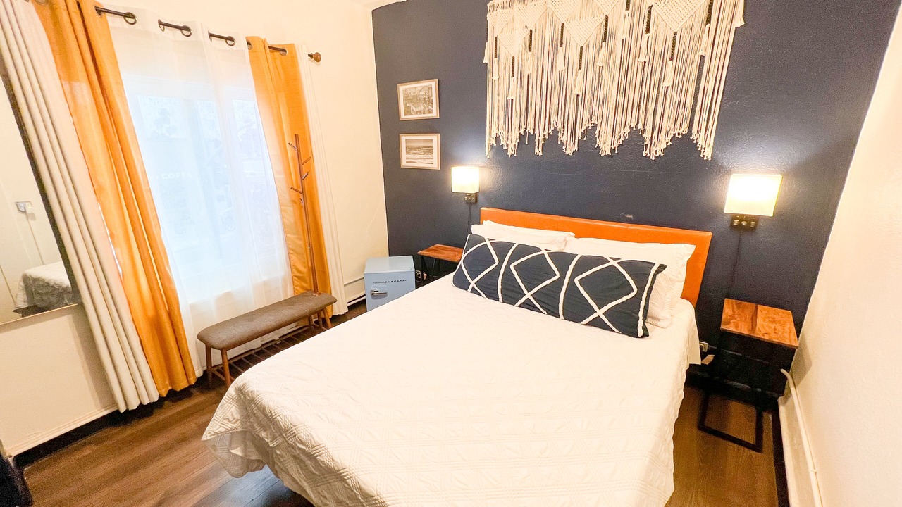 Photo of Bedroom in Mission Beach