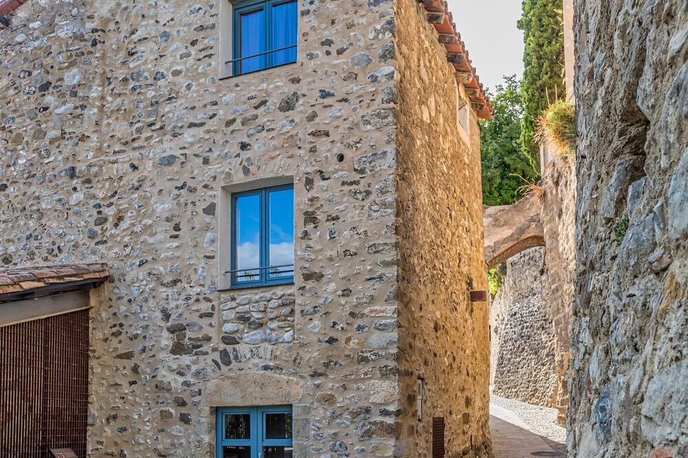 Photo of Outdoor in Besalu