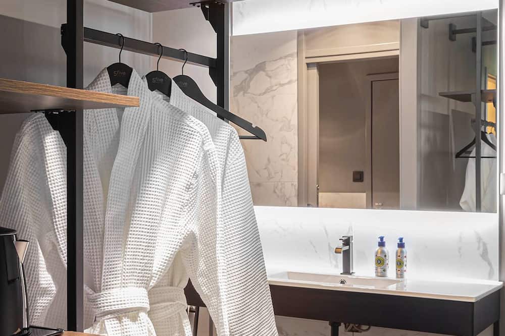 Photo of Bathroom in Vergisson