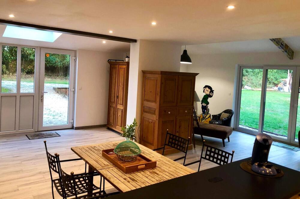 Photo of Livingroom in Saint-Georges-de-Pointindoux