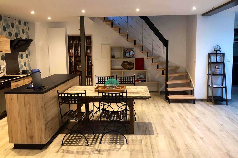 Photo of Livingroom in Saint-Georges-de-Pointindoux