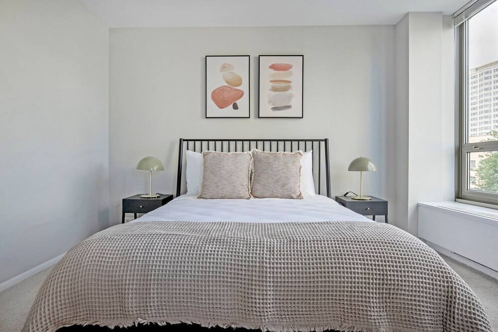 Photo of Bedroom in Lake View East