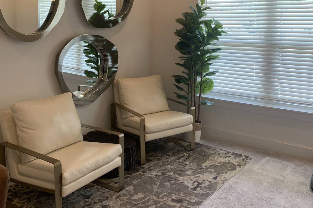 Photo of Livingroom in Cave Springs