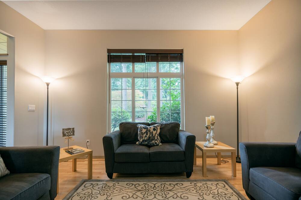 Photo of Livingroom in Evergreen