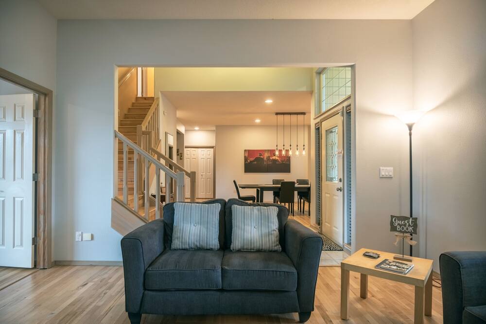 Photo of Livingroom in Evergreen