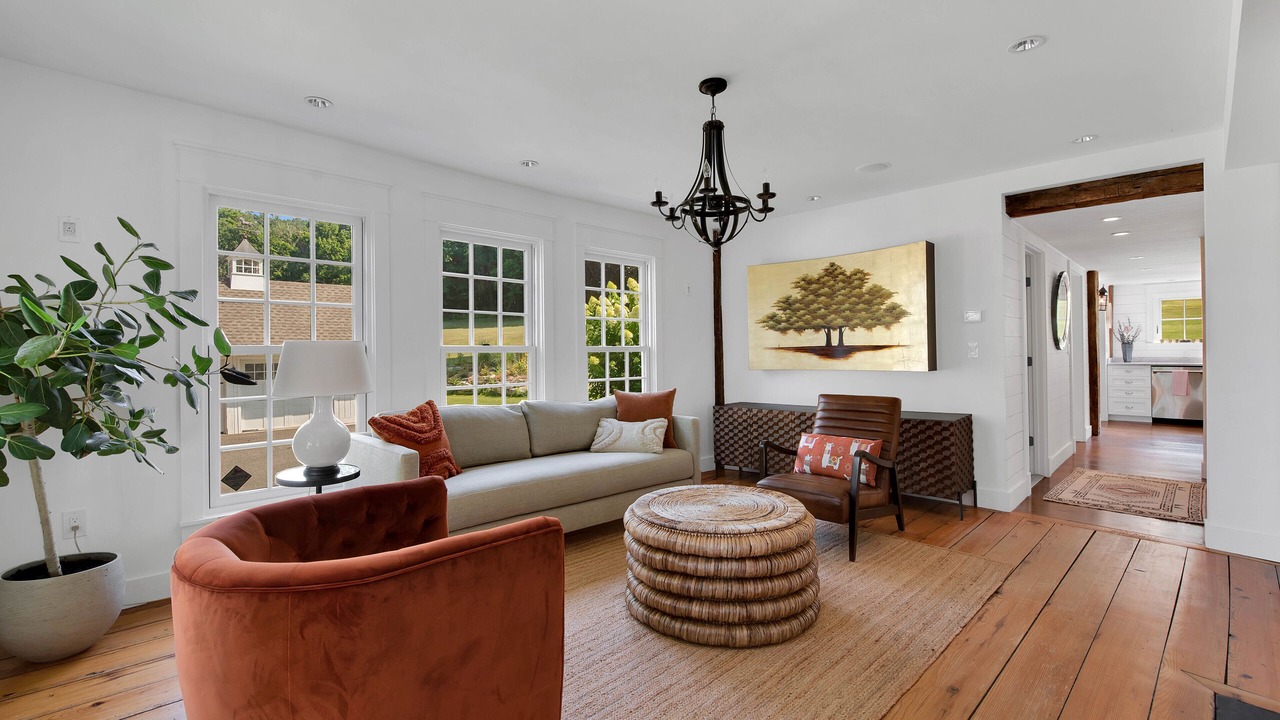 Photo of Livingroom in Marble Dale