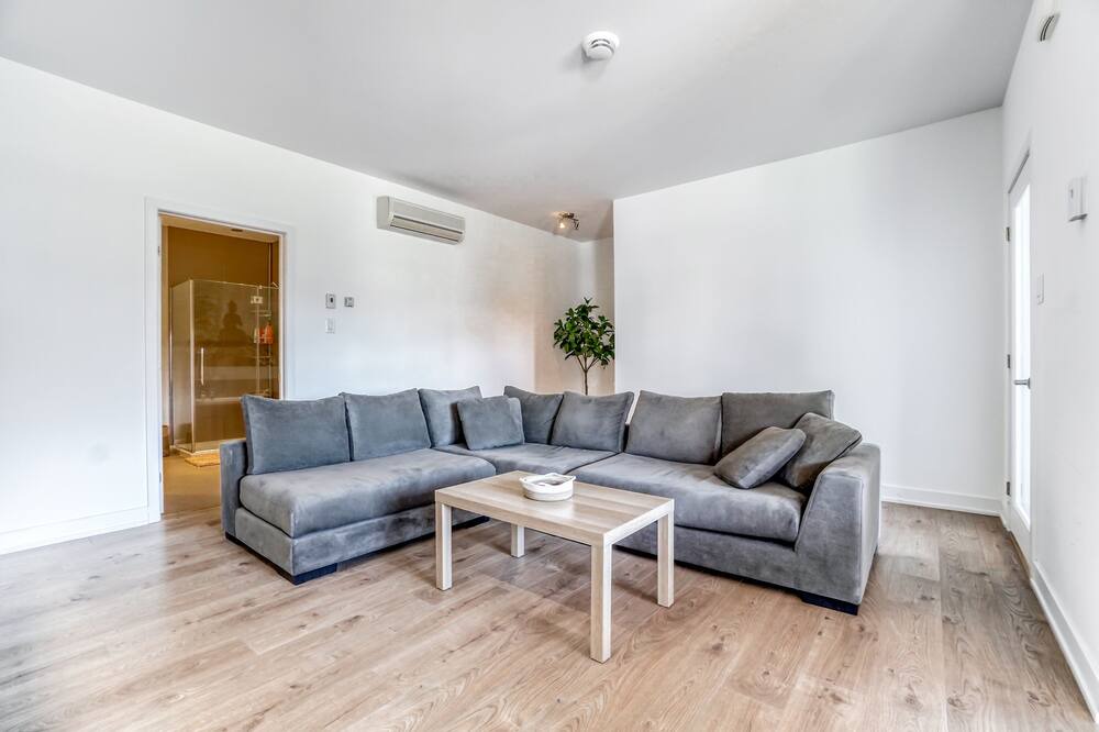 Photo of Livingroom in Plateau