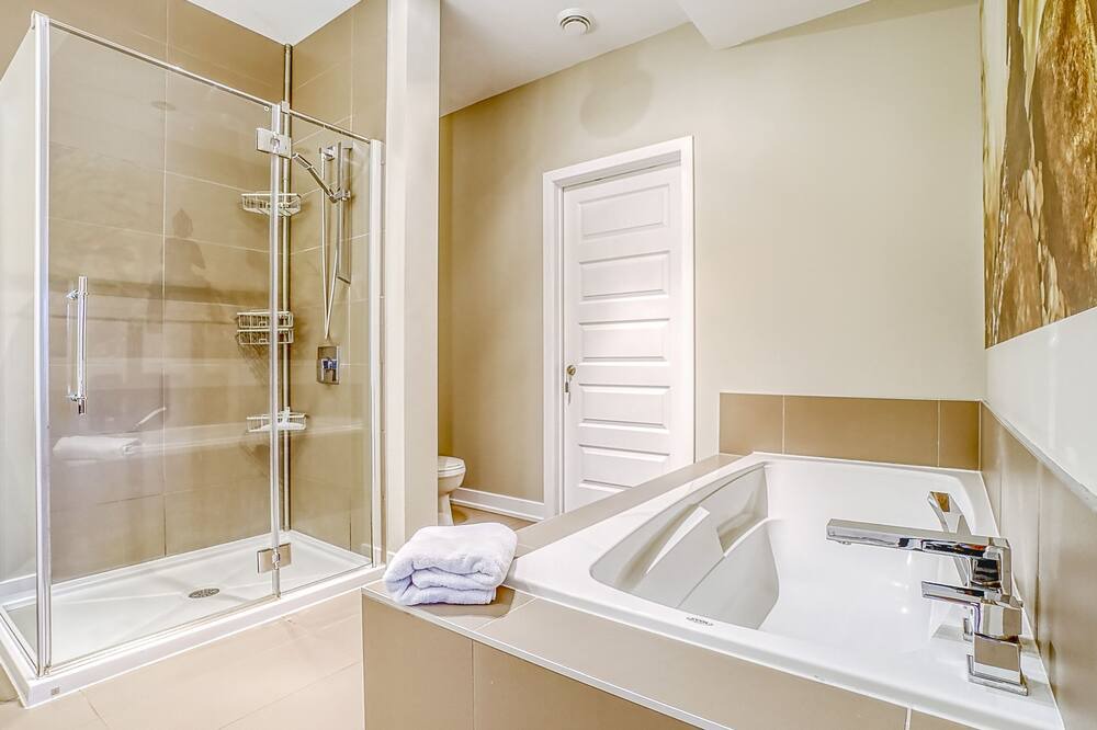 Photo of Bathroom in Plateau