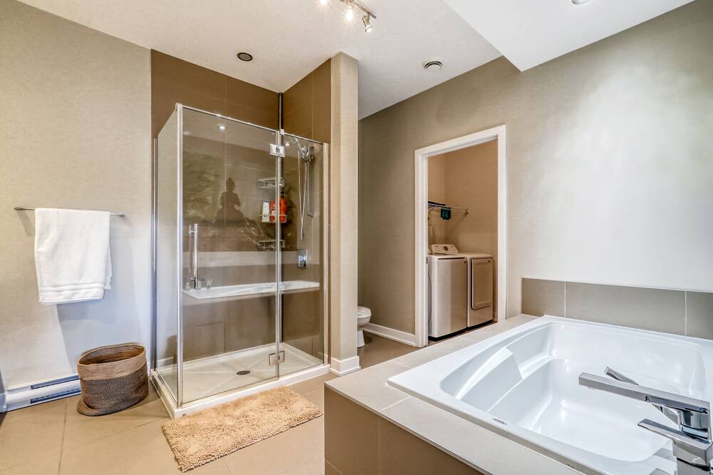 Photo of Bathroom in Plateau