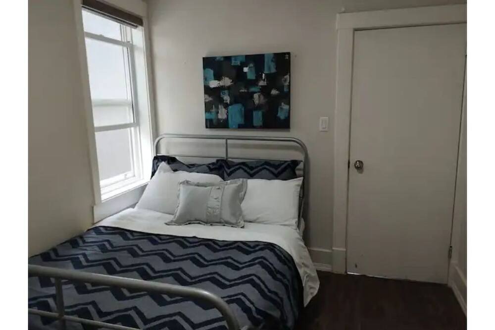 Photo of Bedroom in Crescent Heights