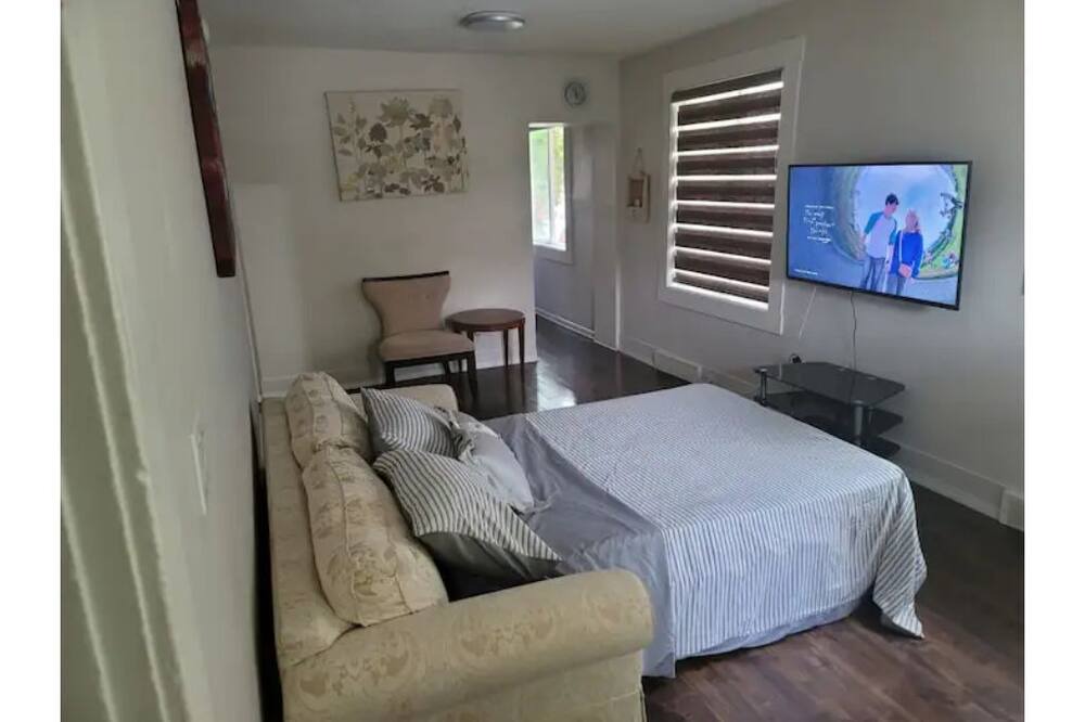Photo of Bedroom in Crescent Heights