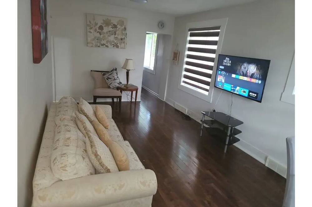 Photo of Livingroom in Crescent Heights