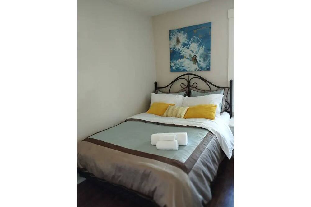 Photo of Bedroom in Crescent Heights