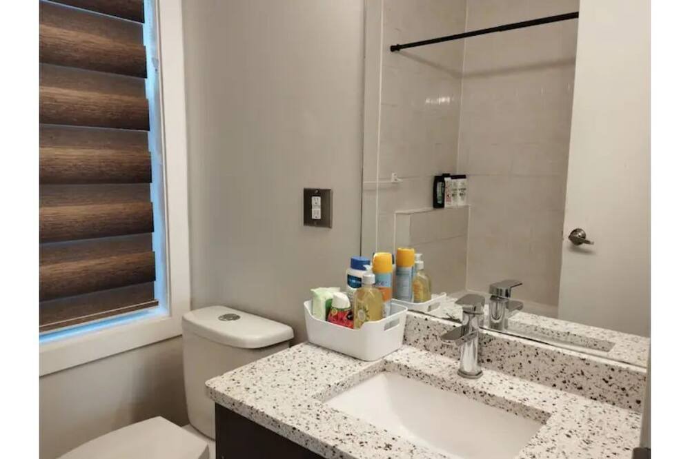 Photo of Bathroom in Crescent Heights