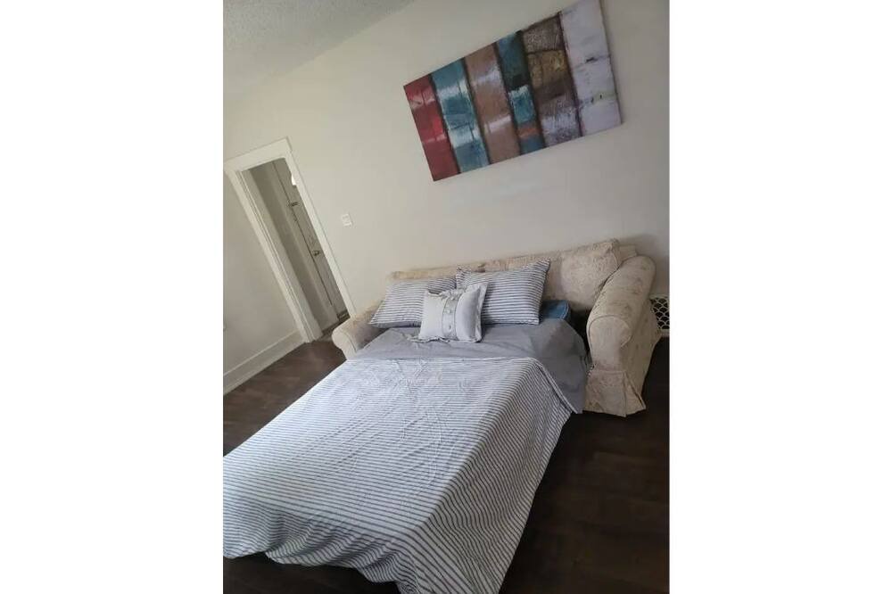 Photo of Bedroom in Crescent Heights