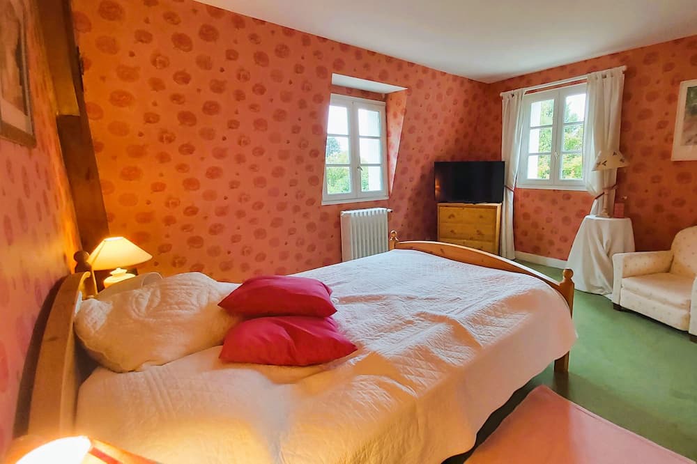 Photo of Bedroom in Saint-Cyr-sur-Loire