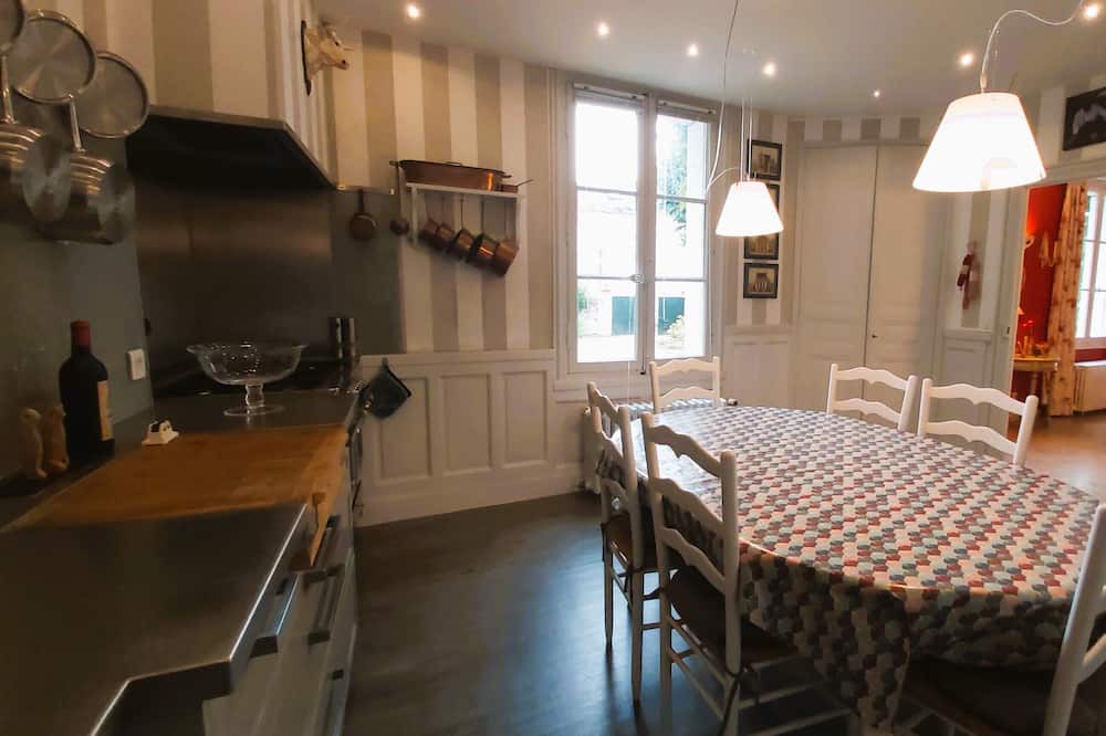 Photo of Kitchen in Saint-Cyr-sur-Loire