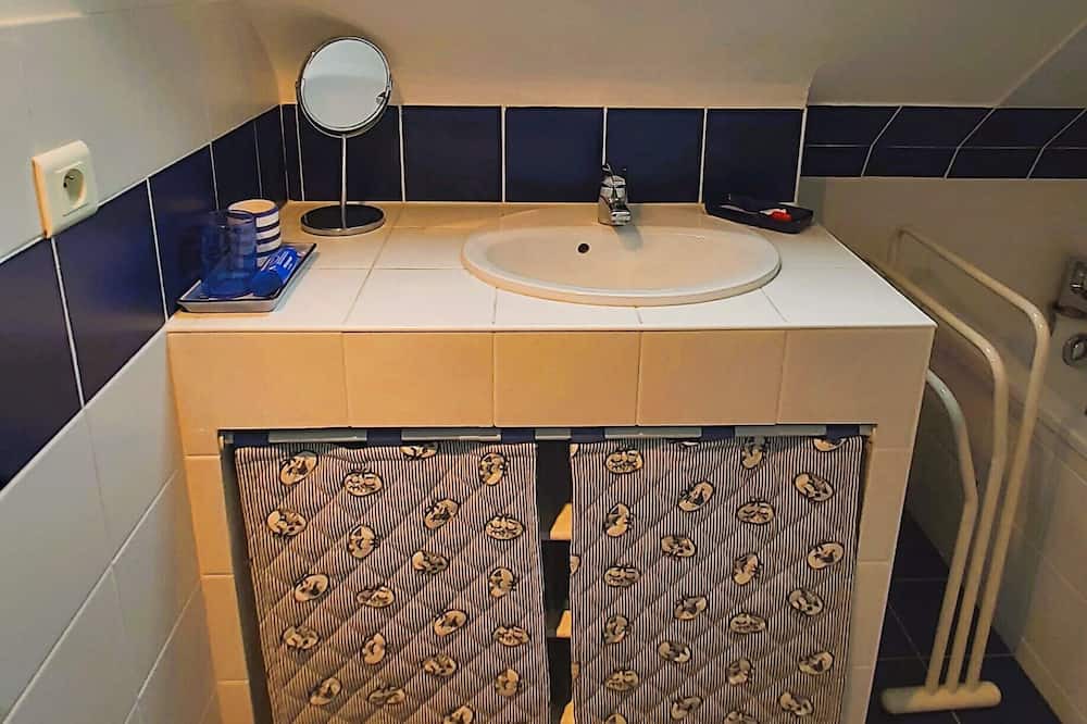 Photo of Bathroom in Saint-Cyr-sur-Loire