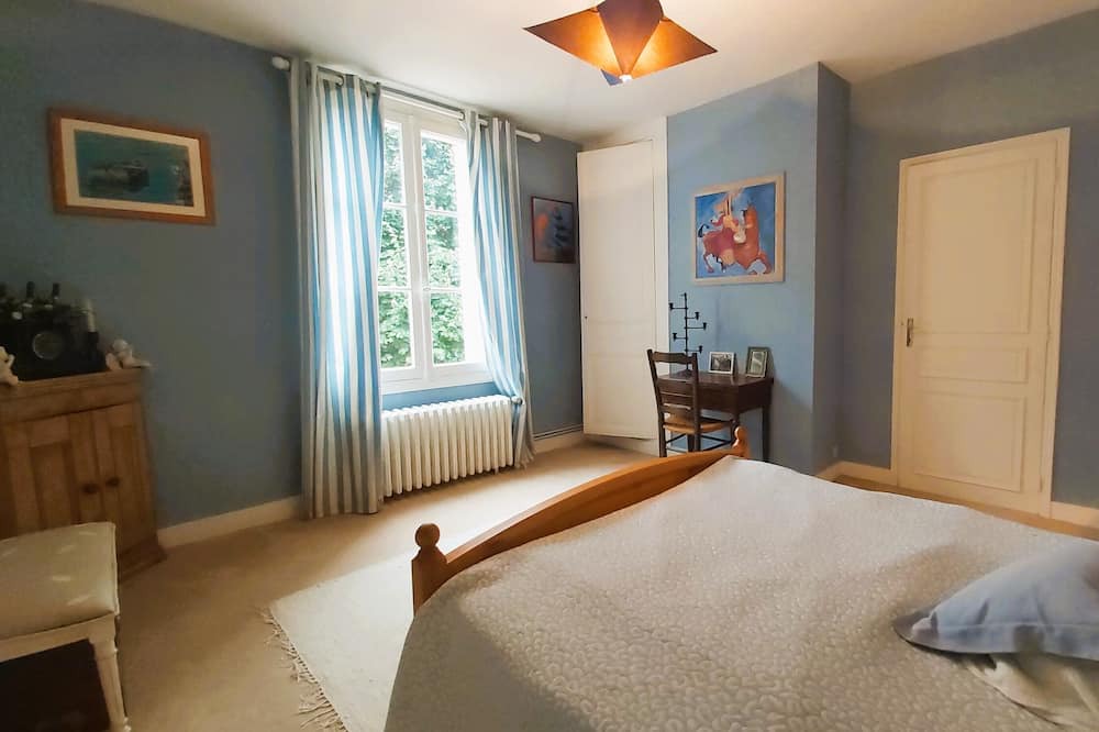 Photo of Bedroom in Saint-Cyr-sur-Loire