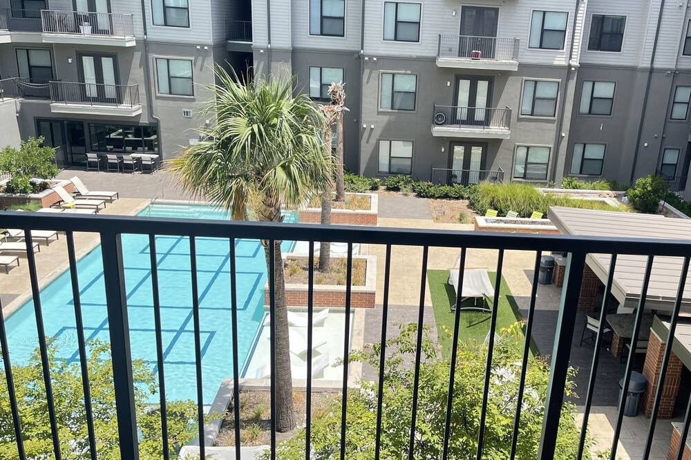 Photo of Patio Balcony in Dallas Design District