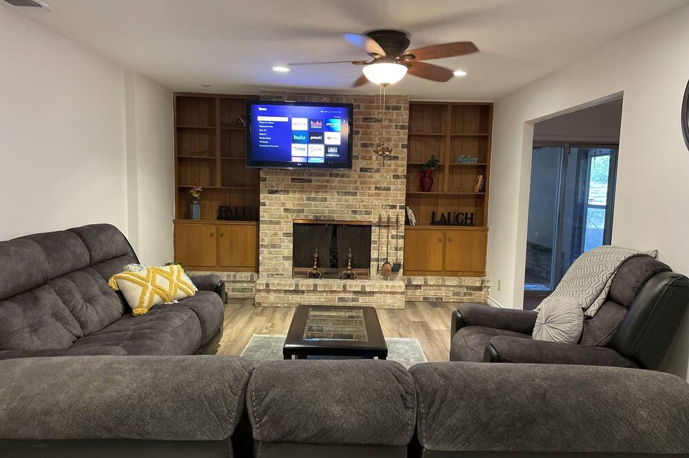 Photo of Livingroom in Arena District