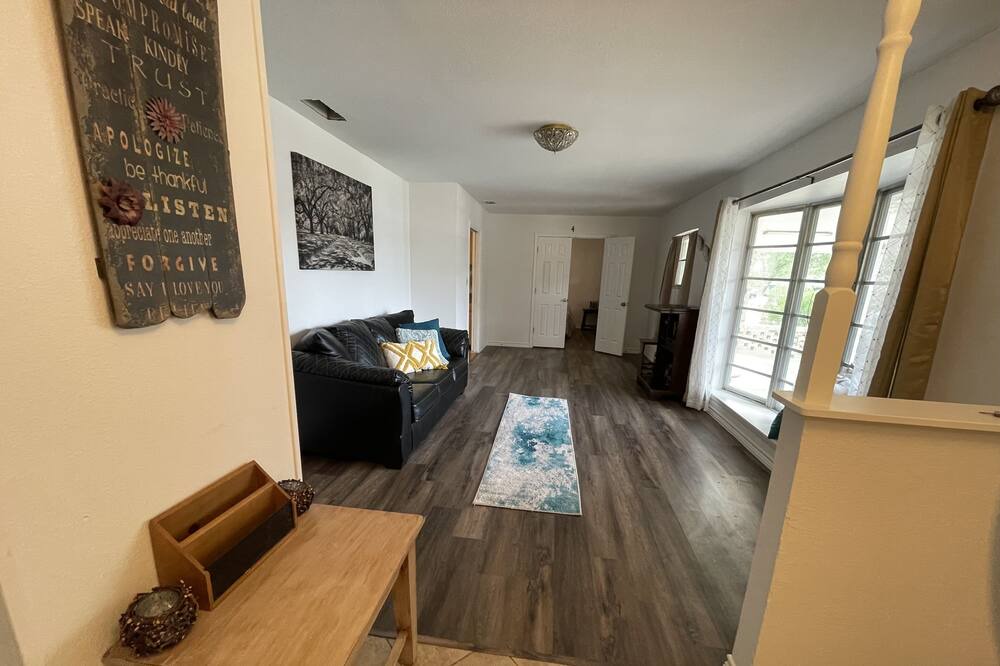 Photo of Livingroom in Arena District