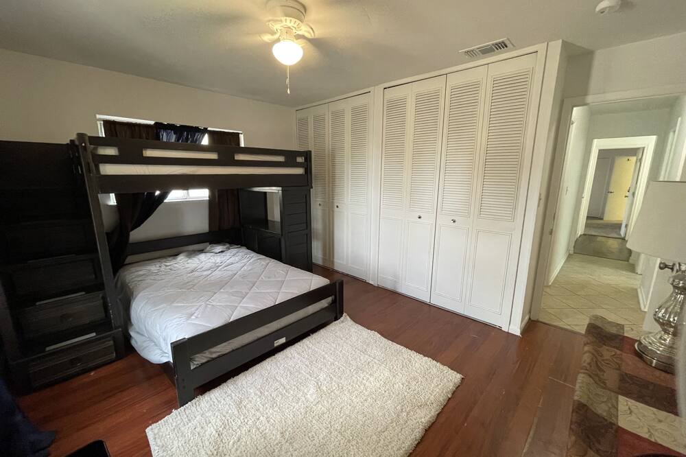 Photo of Bedroom in Arena District