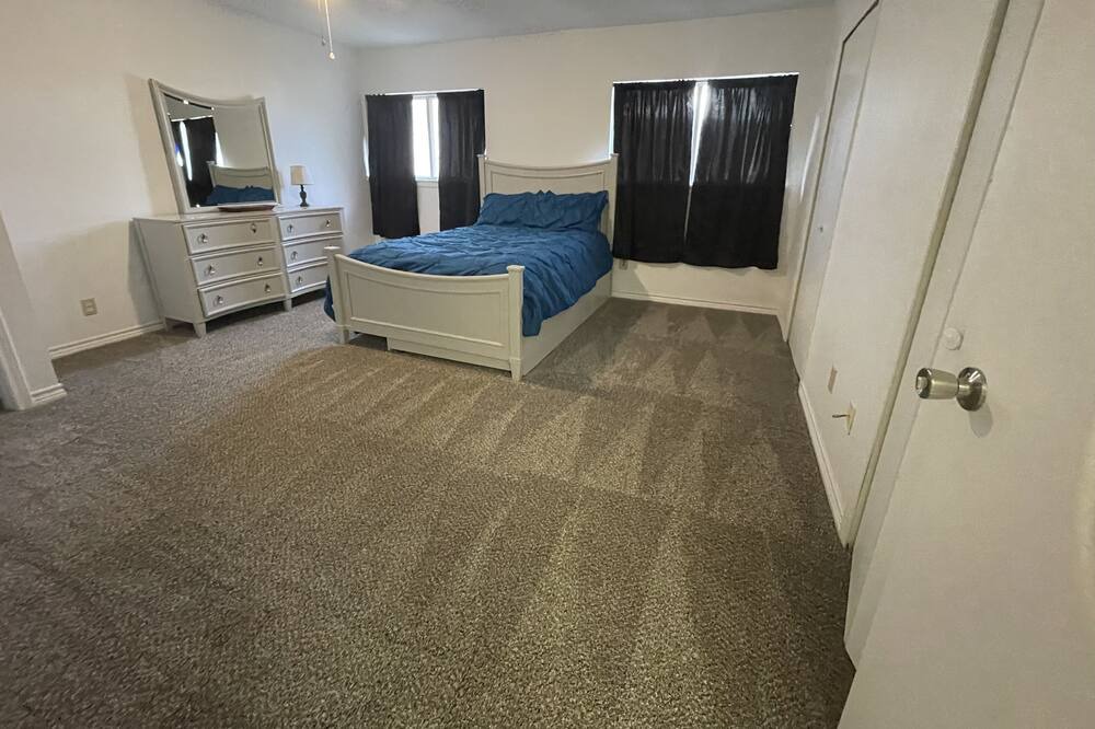 Photo of Bedroom in Arena District