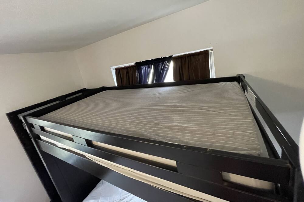 Photo of Bedroom in Arena District