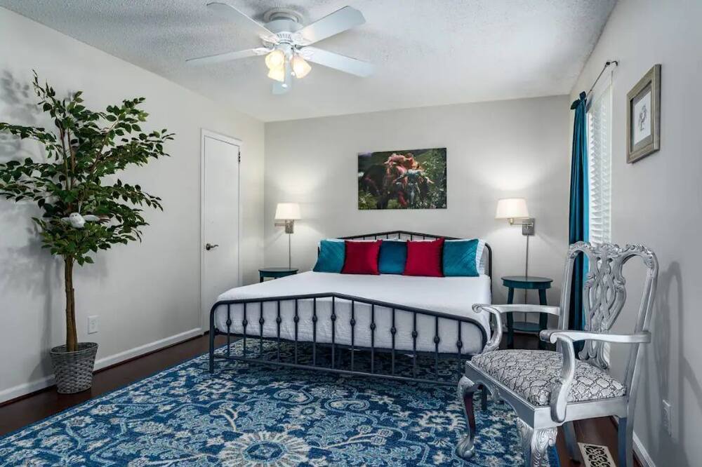 Photo of Bedroom in Alabaster