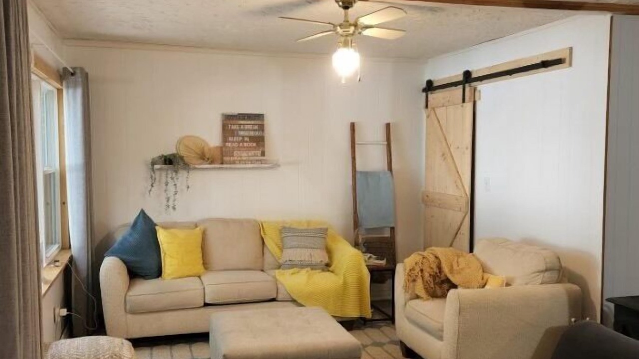Photo of Livingroom in Cambridge-Narrows