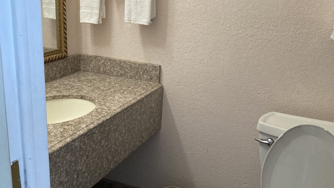 Photo of Bathroom in Alice